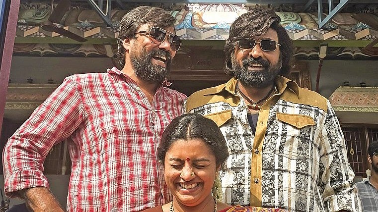 மீரட்டில் மனைவி கார் பொன்னெட்டில் தொங்கிய சம்பவம்: கணவர் கைது