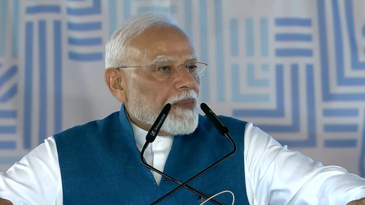 அரசுகள் மாறினாலும் தமிழ்நாடு மக்களுக்குச் சேவை புரிவதில் என் மன உறுதி தொடர்கிறது - பிரதமர் மோடி