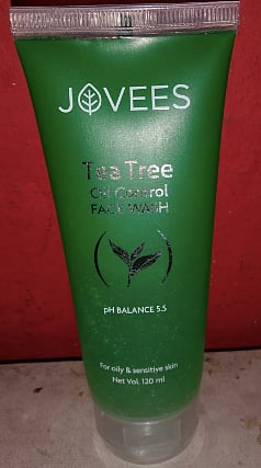 Jovees Herbal Face Wash