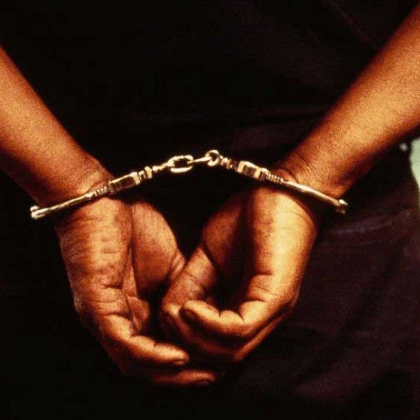 போலி தங்க பிஸ்கட்டுக்கு போட்டி; பிரபல ரௌடி உட்பட 14 பேர் கைது - பல்லடத்தில் நடந்தது என்ன?