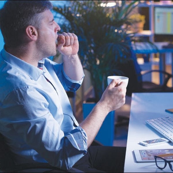 அதீத களைப்பு: நைட் ஷிஃப்ட் வேலைதான் காரணமா?