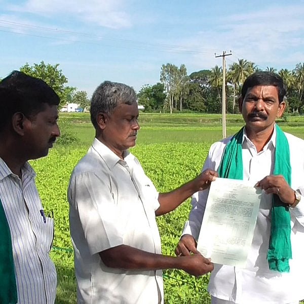 எரிவாயு குழாய்களை பதிக்க விவசாயிகளுக்கு நோட்டீஸ் நிலத்தை ஒப்படைக்க 21