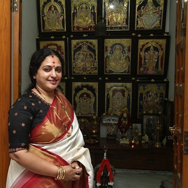 நடிகை சீதா வீட்டில் நகை திருட்டு; போலீஸ் விசாரணை!