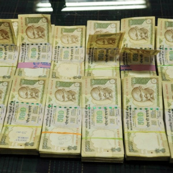 சென்னையில் ரூ.2 கோடி மதிப்பிலான பழைய 500, 1000 ரூபாய் நோட்டுகள்