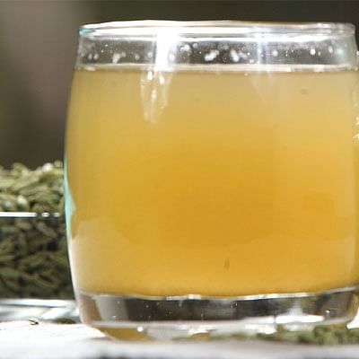 மஞ்சள்-சுருள்பட்டை ஜூஸ்