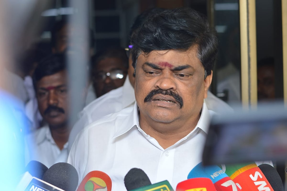 முன்னாள் அமைச்சர் ராஜேந்திரபாலாஜி