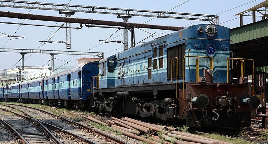 டிக்கெட் வைத்திருக்கும் அதிர்ஷ்டசாலிக்கு ரூ.50,000 பரிசு வழங்கும் மத்திய ரயில்வே - ஏன் தெரியுமா?