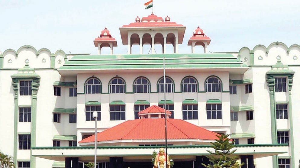 ’மீனாட்சியம்மன் கோயில் குடமுழுக்கு விழாவில் அறநிலையத்துறை அரசியல் செய்துள்ளது’ – நீதிபதி கருத்து