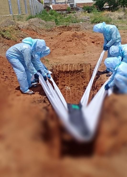 இந்தியாவில் கொரோனா உயிரிழப்புகள் - மத்திய அரசு குறைத்து காட்டியதா?!