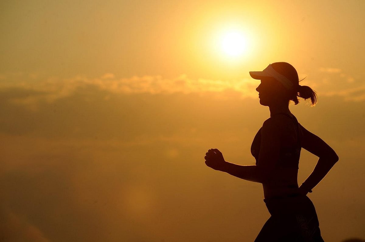 Vitamin D : `வெயிலில் காய்ந்த உப்பில் வைட்டமின் டி இருக்குமா? - வைட்டமின் டி குறித்த முழு தகவல்கள்