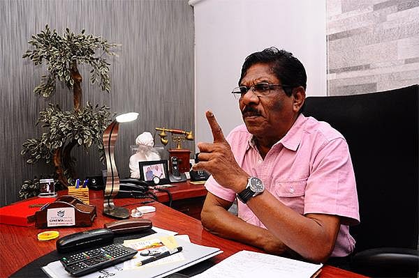 தவறான செய்தியைப் பரப்பாதீர்கள் - பாரதிராஜா உடல்நிலை குறித்து ஆர்.கே.செல்வமணி விளக்கம்