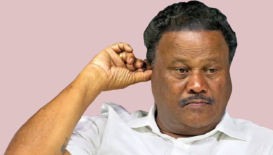 திண்டுக்கல்: சொந்தக் கட்சியில் எதிர்ப்பு...`விசுவாசம்' தந்த சீட்! - ஜெயித்துக்காட்டிய சீனிவாசன்!#TNelections2021 | Dindigul Seenivasan: a short analysis on TN elections 2021