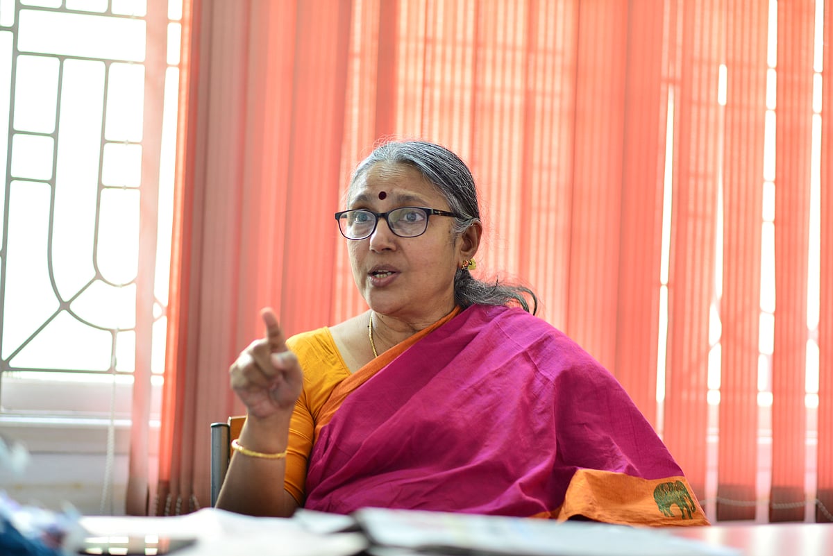 `தமிழக காவல்துறையின் அடக்குமுறைகளுக்கு முதல்வர் ஜோசப் விஜய் பதில் சொல்லணும் - உ.வாசுகி