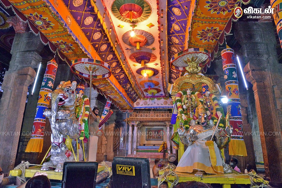 மதுரை மீனாட்சி அம்மன் கோயில்: ரூ 32 கோடி திருப்பணி... 17 ஆண்டுகளுக்குப் பின் கோலாகல கும்பாபிஷேகம்!