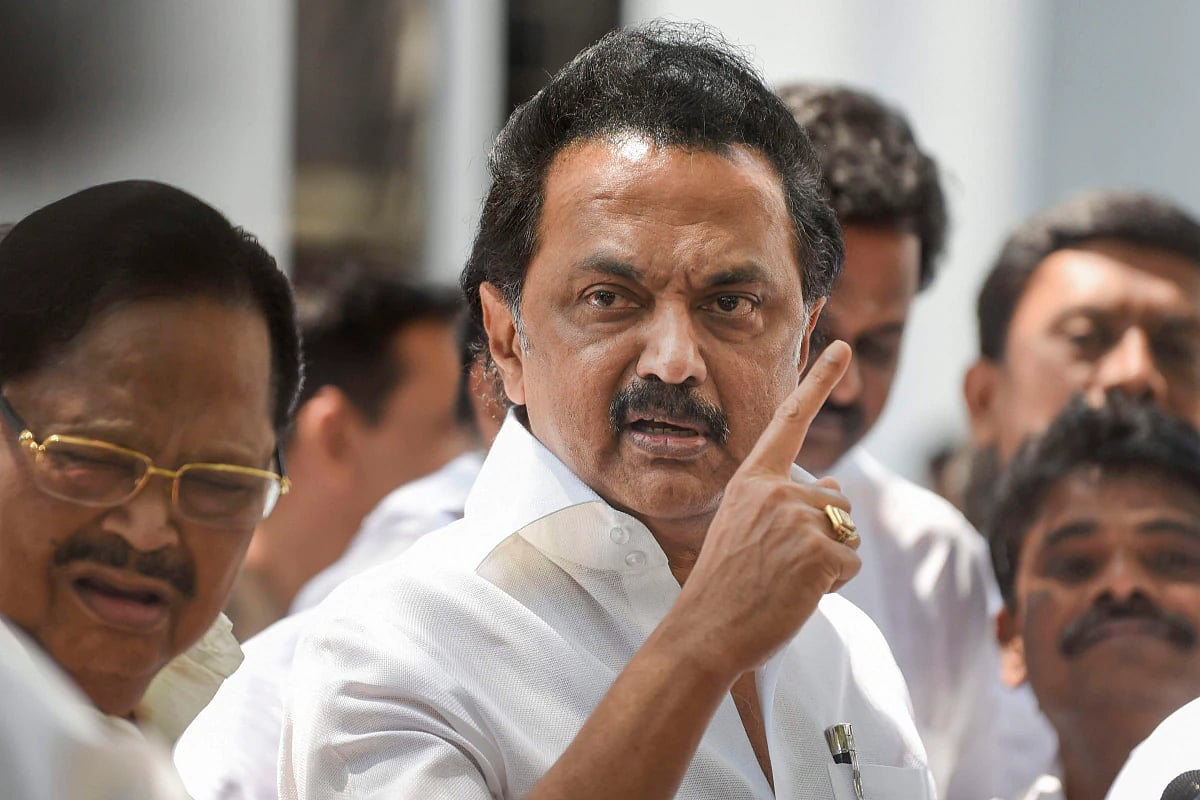 அதிமுக-வின் 2வது உறுப்பினர் குடும்பத்துக்கு சீட் இல்லை! - ஆயிரம் விளக்கு வளர்மதிக்கு வந்தது எப்படி?