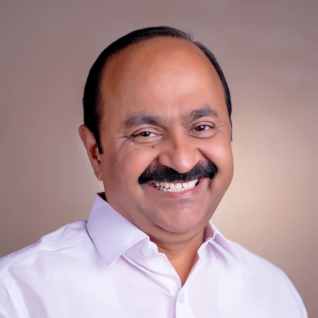 `இருண்டகாலம் - இந்திராகாந்தியை விமர்சித்த சசிதரூர்.. `இவர் எந்த கட்சி? - கொந்தளித்த காங்கிரஸ்