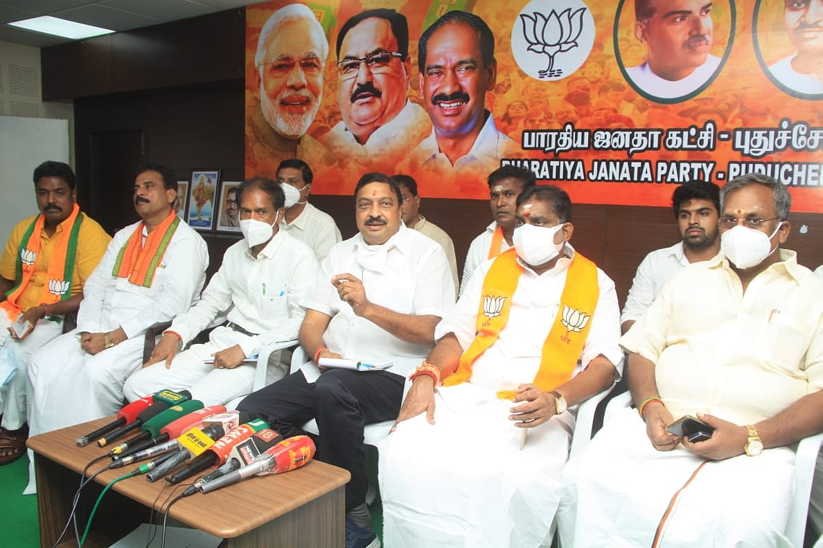 டோஸ்-விட்ட-அமித்-ஷா;-சரணடைந்த-`லாட்டரி’-சார்லஸ்-மார்ட்டின்!---அரசியல்-ஆட்டத்தை-துவக்கிய-ரங்கசாமி!