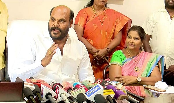 பணப் பறிப்பு, கொலை மிரட்டல், ஜான் பாண்டியன் நட்பு! -
சீரியல் நடிகை ராணி மீதான புகாரின் பின்னணி என்ன?