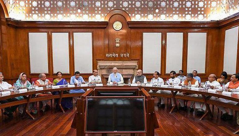மத்திய அமைச்சரவை மாற்றம்: நிர்மலா சீதாராமனுக்கு புதிய துறை? யாருக்கு வாய்ப்பு? யார் வெளியேற்றம்?