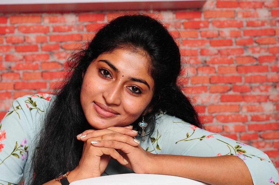 ``வீரா சீரியலில் என் கண்மணி கேரக்டரை முடித்து விட்டார்கள்! - நடிகை சுபிக்ஷா