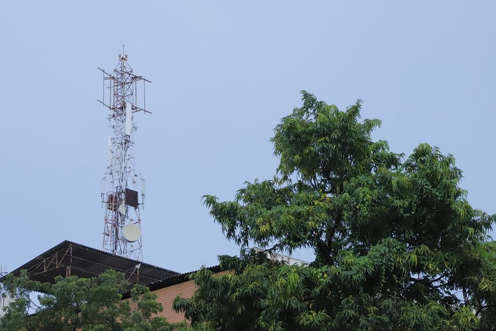 Satellite-Spectrum:-`ஏலம்-விடுவதா?’--எலான்-மஸ்க்-Vs-அம்பானி-நிறுவனங்கள்---மத்திய-அரசு-முடிவென்ன?