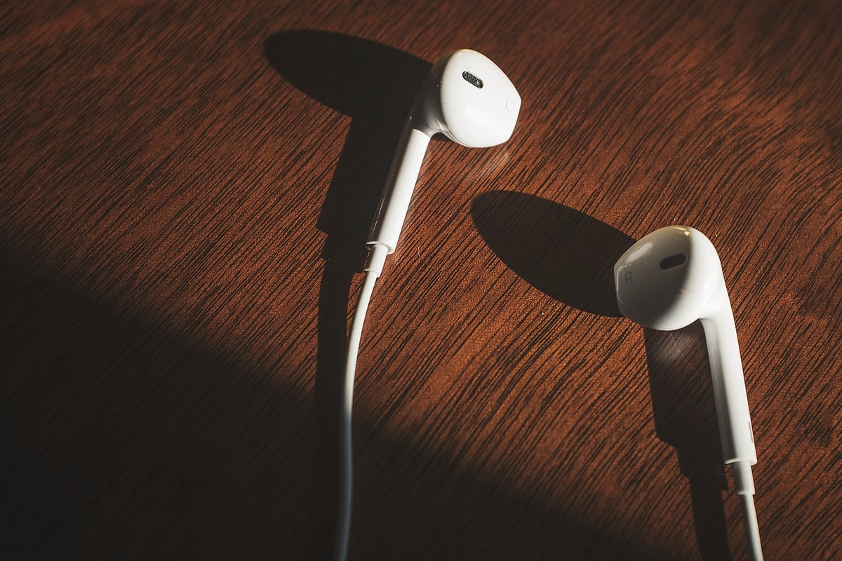 Headphone: வயர்லெஸ் ஹெட்ஃபோன் உரையாடலை ஒட்டு கேட்க முடியுமா? - பரபரப்பு கிளப்பிய கமலா ஹாரிஸ் பேட்டி