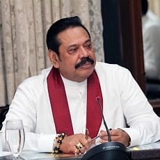 அதிபர் தேர்தலில் மகிந்த ராஜபக்சே மகன் நமல் ராஜபக்சே - அனல் தகிக்கும் இலங்கை அரசியல் களம்