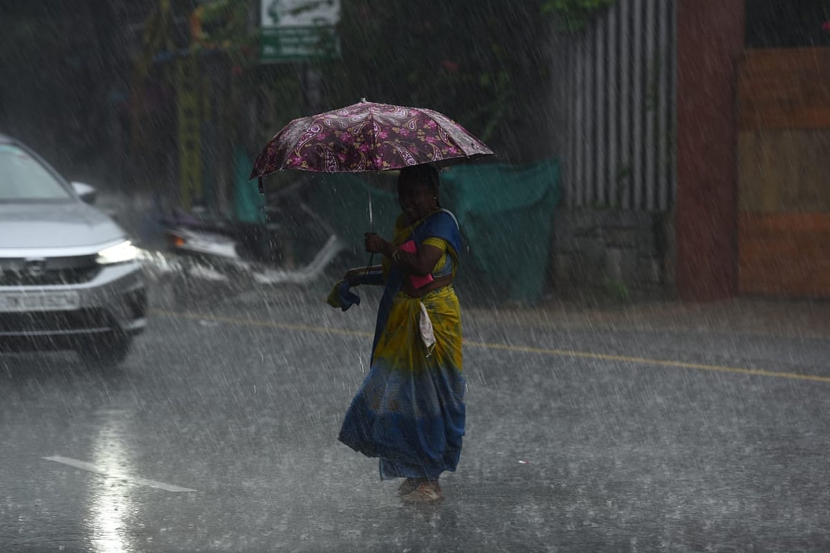 Rain Alert: 15 மண்டலங்களுக்கு 15 அதிகாரிகள்; செல்போன் எண்களுடன் தமிழ்நாடு அரசு அறிவிப்பு!