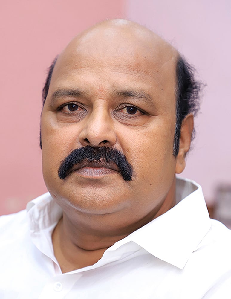 கூட்டணி பலத்துடன் திமுக; அமமுக ஆதரவுடன் அதிமுக; தவெக தருமா ட்விஸ்ட்? - தஞ்சாவூரில் முந்துவது யார்?