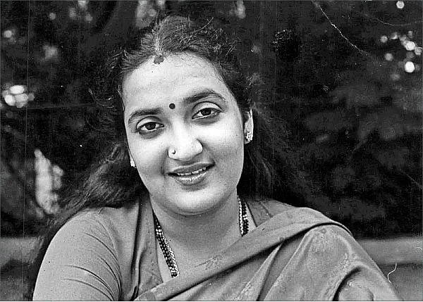 `நான் சந்தோஷமா இருக்கணும்னு விரும்பினா..!' - கல்யாண கதை சொல்லும் ரஜினி #AppExclusive 2 9517 p214b