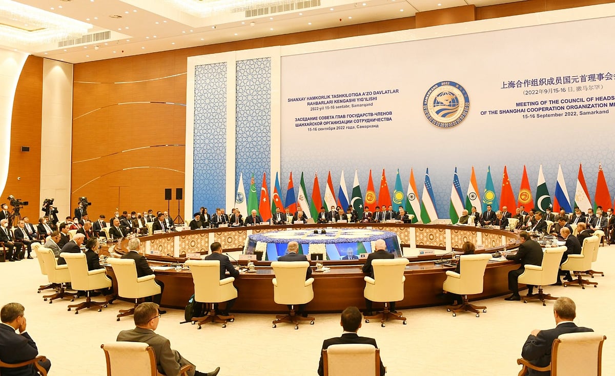 SCO Summit: சீன அதிபருடன் கைகுலுக்கவும் இல்லை; புன்னகைக்கவும் இல்லை – ஜி ஜின்பிங்கைத் தவிர்த்த மோடி? | India’s PM Modi and China’s president Xi jinping not sharing smile and hand shake in Shanghai