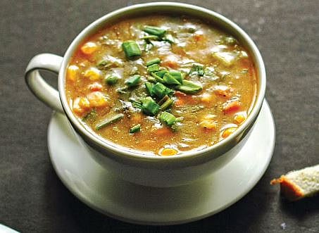 சாலட், சூப் மற்றும் ஸ்மூத்திகளில் சேர்க்கலாம். 