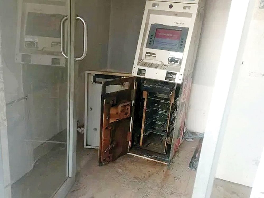 49 ATM-களில் கைவரிசை.. தமிழ்நாடு - கேரளா எல்லைகளை அலறவிட்ட கொள்ளையர்கள்... சிக்கியது எப்படி?