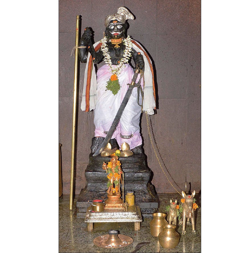 விருதுநகர்-மாவட்டம்,-ராஜபாளையம்-நீர்காத்த-ஐயனார்-கோயில்-:-உறவுப்-பிரச்னைகள்-தீர்க்கும்-தலம்!