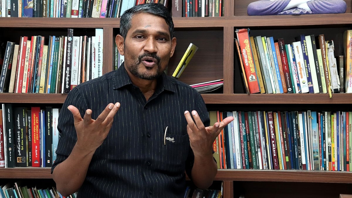 கோட்சே, அம்பேத்கர் வாரிசுகளுக்கிடையே போராட்டம் நடந்துகொண்டேதான் இருக்கும்" - சொல்கிறார் வன்னி அரசு | VCK Deputy General Secretary Vanni arasu interview regarding ...