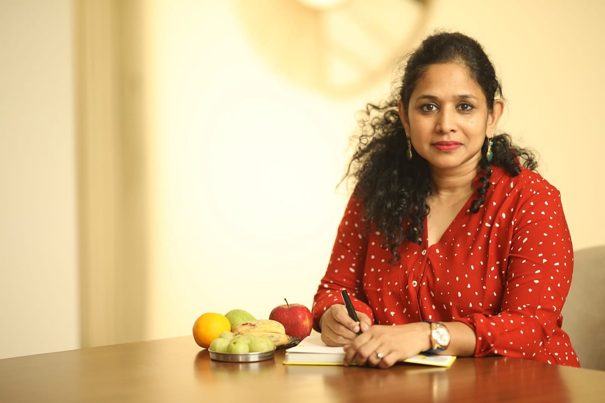 Doctor Vikatan: சர்க்கரை நோயாளிகள், பருமனானவர்கள் மாம்பழம் சாப்பிடவே கூடாதா?
