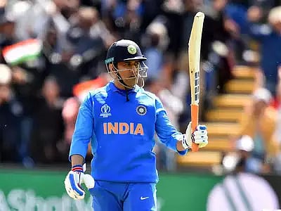 Dhoni: தோனி செய்ததெல்லாம் இப்போது வெளிவருகின்றன! - கபில் தேவையும் சாடிய யுவராஜ் சிங் தந்தை