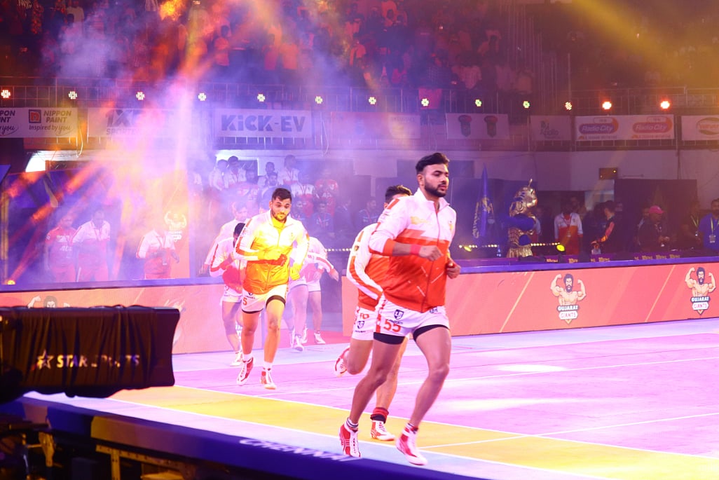 Pro Kabaddi 2023: தமிழ் தலைவாஸ் vs குஜராத் ஜெயன்ட்ஸ்! | Photo Album