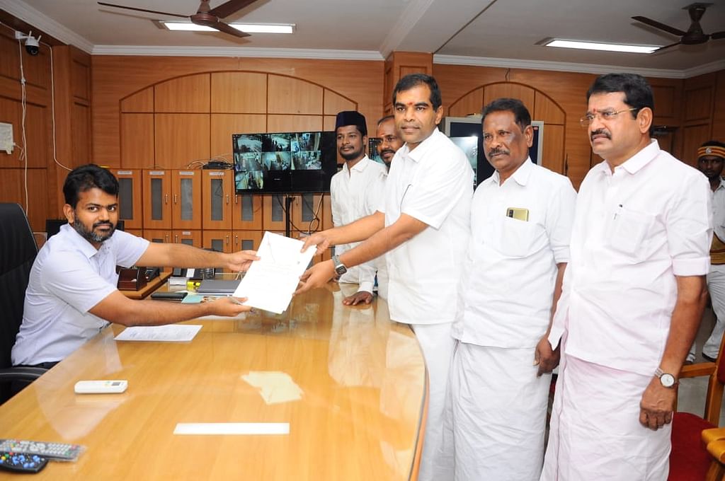 ஆற்றல் அசோக் குமார் வேட்புமனு