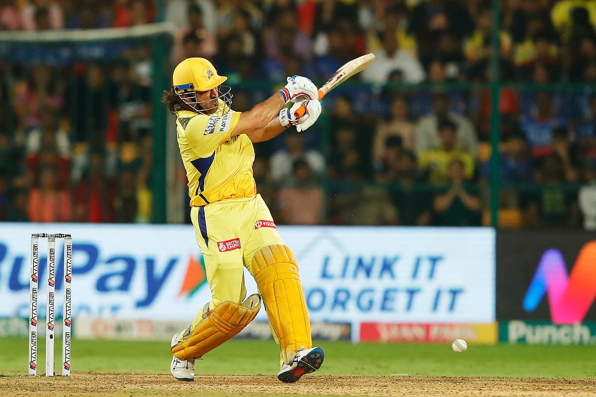 Dhoni: ``43 வயதில் முதல் ஆளாக வந்து கடைசி ஆளாகச் செல்கிறார் - தோனியின் உழைப்பைப் பாராட்டும் ஹர்பஜன்