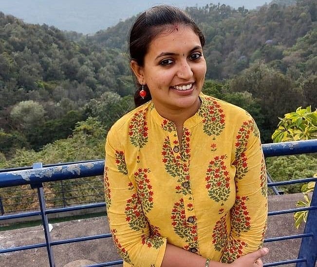 Doctor Vikatan: பலமான விருந்துக்குப் பிறகு வெந்நீர் குடித்தால் வெயிட் ஏறாது என்பது உண்மையா?