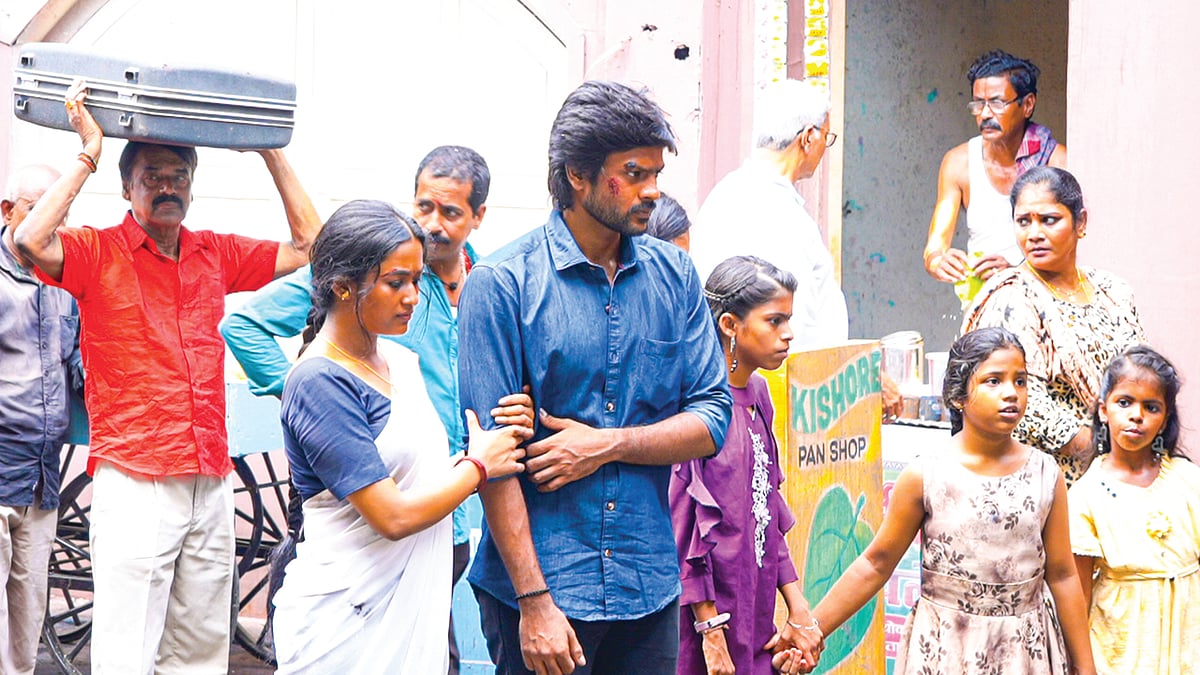 நிறம் மாறும் உலகில் விமர்சனம்: ஆந்தாலஜி மோடில் நான்கு கதைகள்; ஆனால் ஆழம் சேர்க்கும் காட்சிகள் எங்கே?