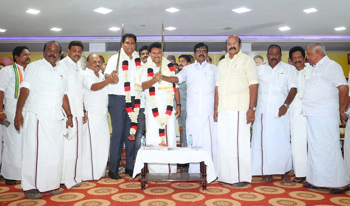 `கம கம' மட்டன் பிரியாணி விருந்து - வெற்றி விழாவில் சிட்டிங் எம்.பி முரசொலியை சீண்டிய பழநிமாணிக்கம்?!