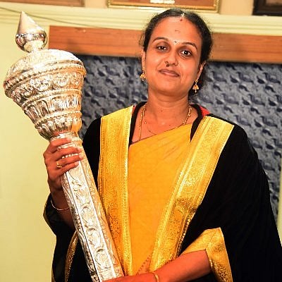 கோவை, நெல்லையைத் தொடர்ந்து காஞ்சி மேயருக்கும் சிக்கலா... பின்னணி என்ன?!