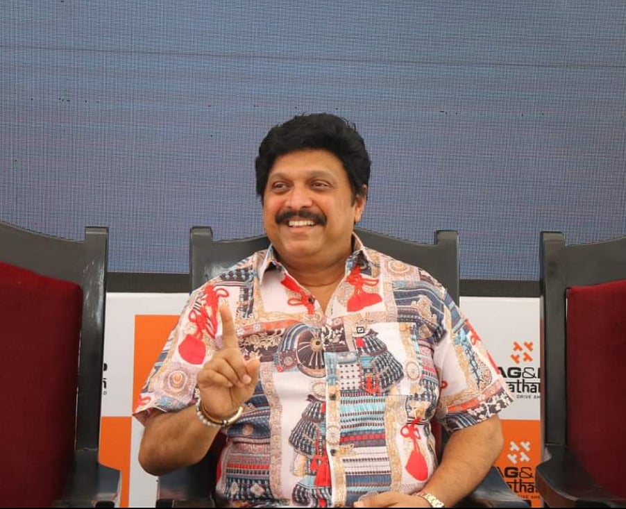 ​கேரளம்: அந்த அழைப்புக்காகத்தான் நான் காத்திருந்தேன் - அமைச்சர் மீது புகார் கூறிய மனைவி சமரசமானார்