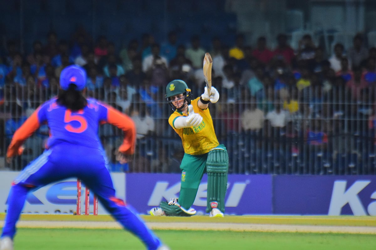 IND W vs SA W: கம்பேக்னா இப்படி இருக்கணும்! - தொடரைச் சமன் செய்த இந்தியப் பெண்கள் அணி! | Album