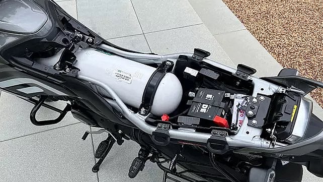 CNG Bike: பெட்ரோல் பங்க்கில் சிஎன்ஜி நிரப்புறீங்களா? கவனம், காயமடைந்த பங்க் ஊழியர் - என்னாச்சு?