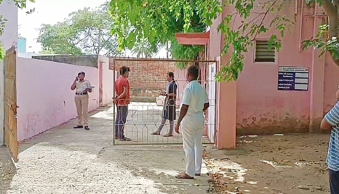 மனைவி தற்கொலை; துக்கம் தாங்காமல் டாக்டர் கணவர் விபரீத முயற்சி - சங்கரன்கோவில் அருகே சோகம்!