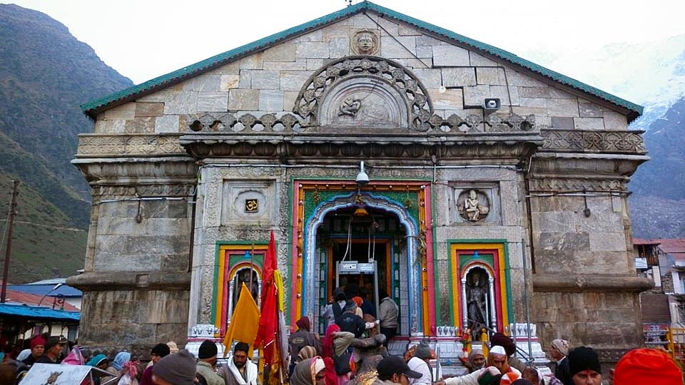 228 கிலோ தங்கம் திருட்டு: சங்கராச்சாரியார் முன்வைக்கும் குற்றச்சாட்டும் கோயில் கமிட்டியின் பதிலும்!