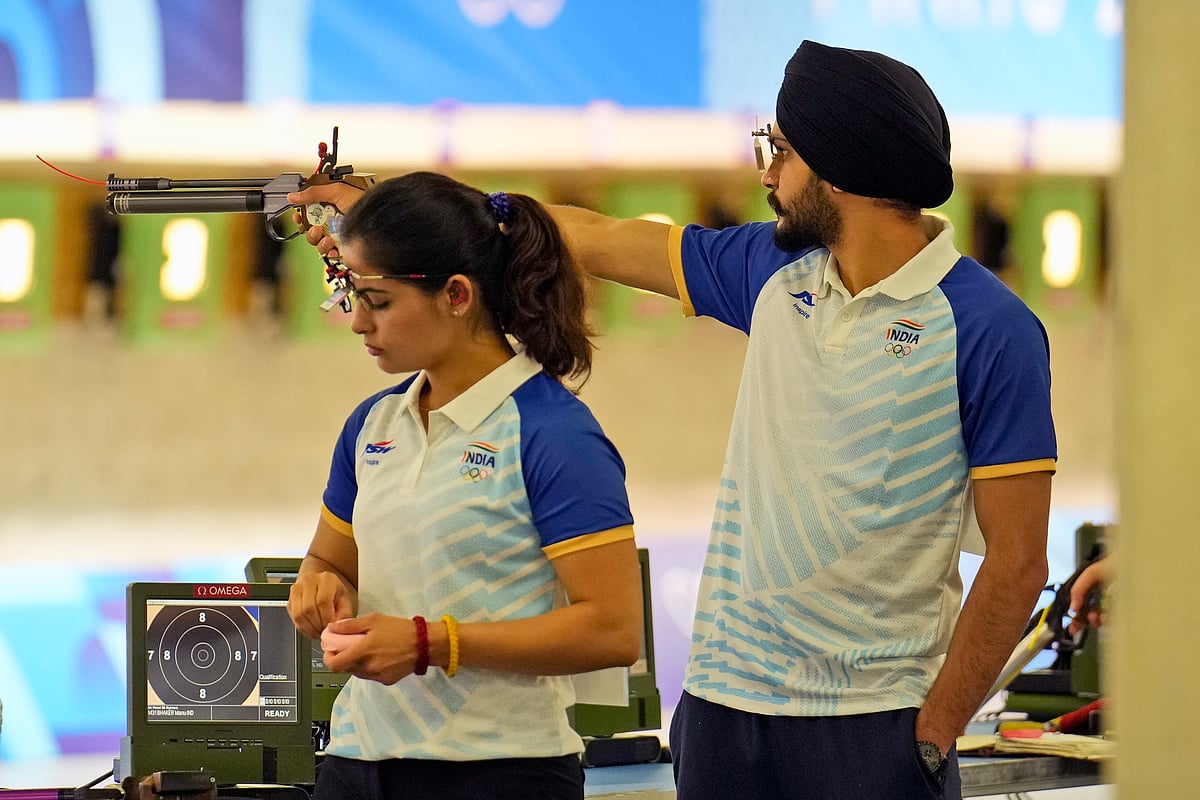 Paris Olympics 2024 LIVE Updates: வெளியேறிய ரமிதா... பதக்கத்தை நெருங்கும் மனு, சரப்ஜோத் சிங் ஜோடி!